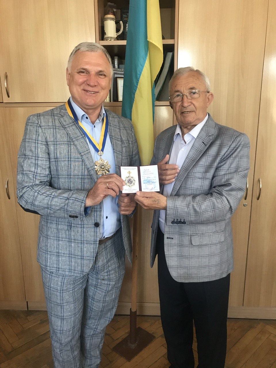 Михайло Кубара з нагородою «Видатний адвокат України»
